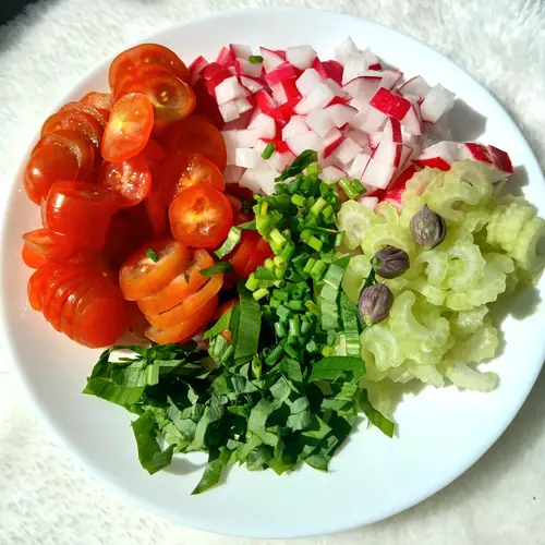 Sun-ripened tomato